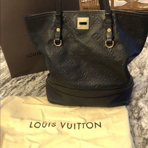 🚫SOLD❤️NEW AUTHENTIC Louis Vuitton Large Leather